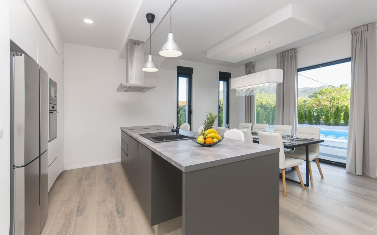 Villa EB