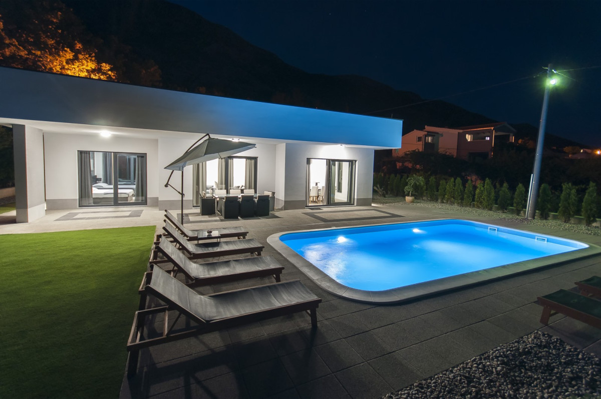 Villa EB