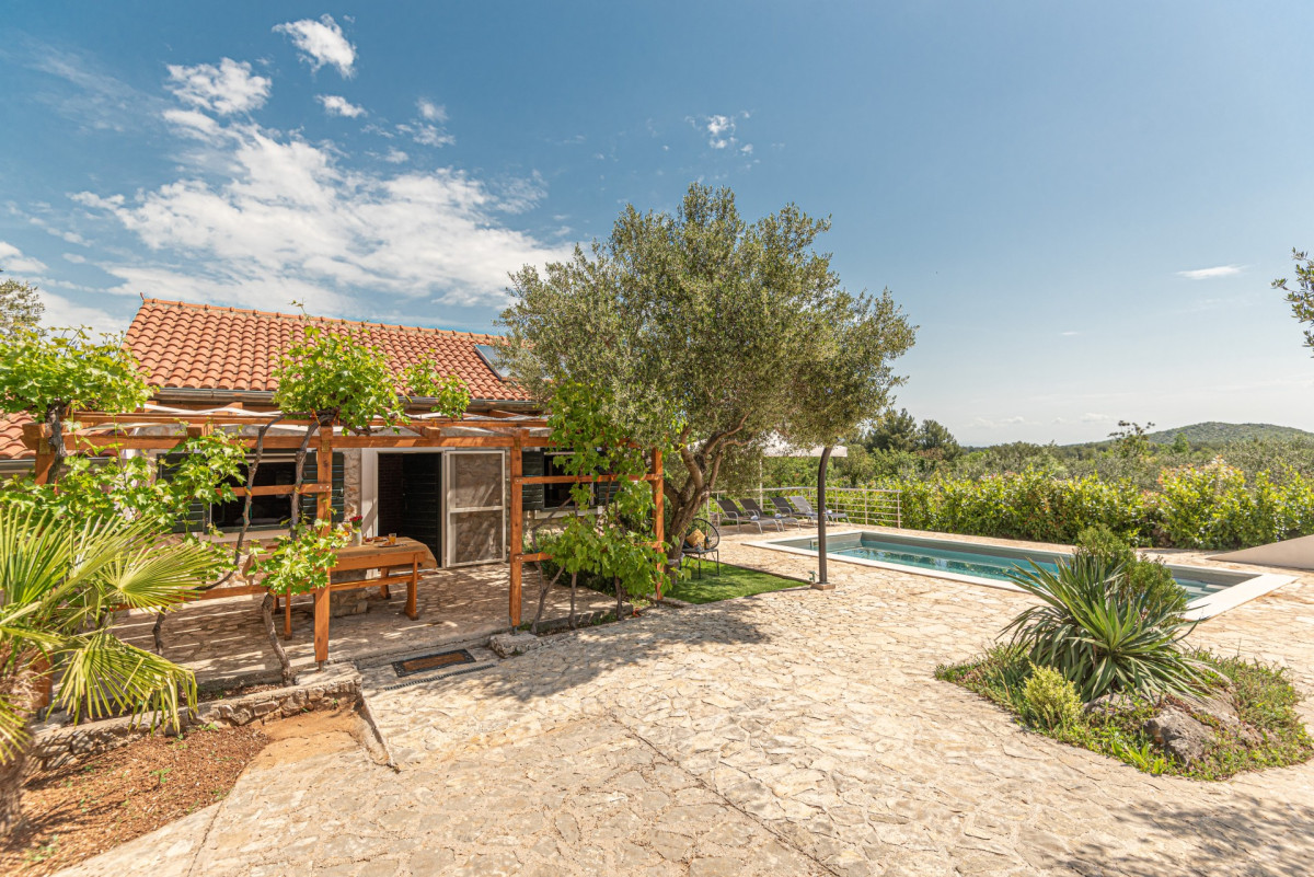 Villa Okit