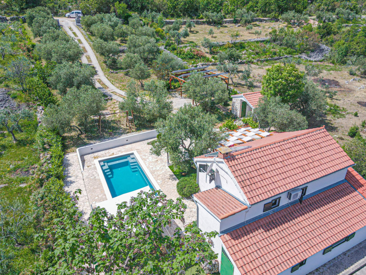 Villa Okit
