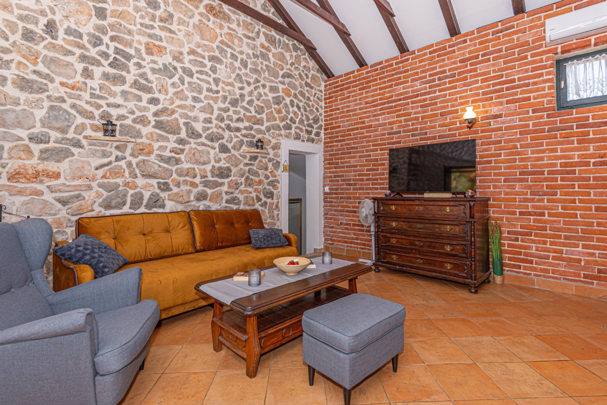 Villa Okit