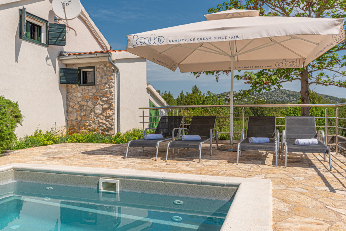 Villa Okit
