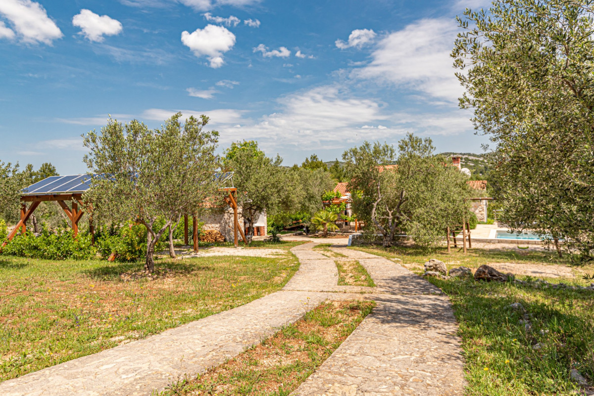 Villa Okit