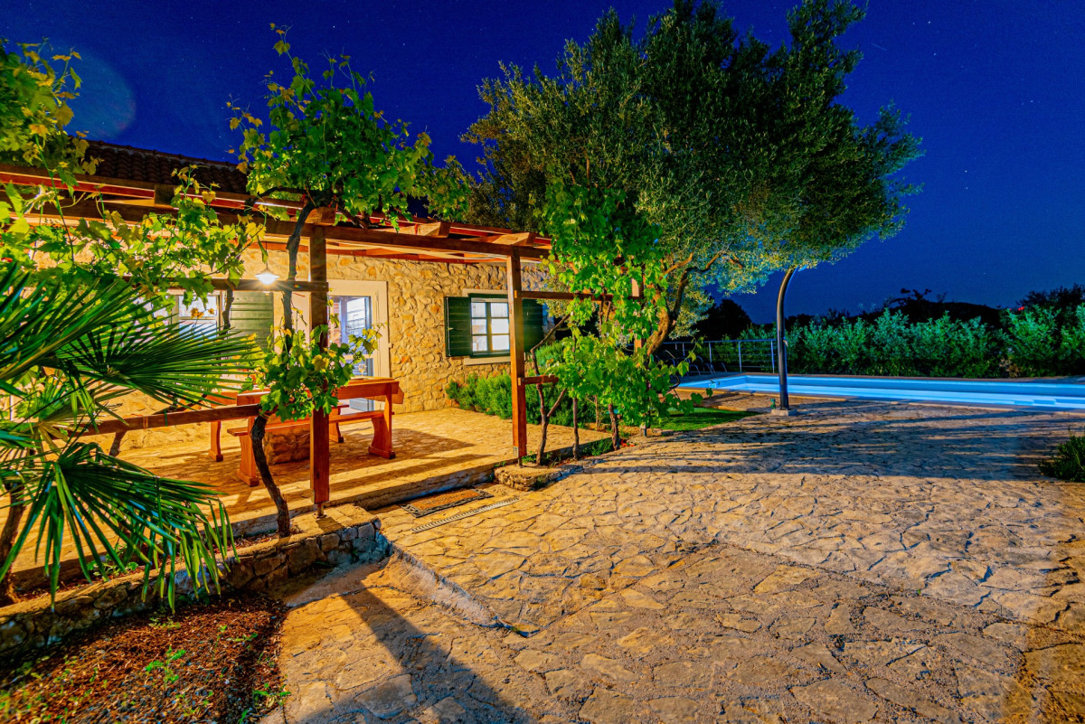 Villa Okit