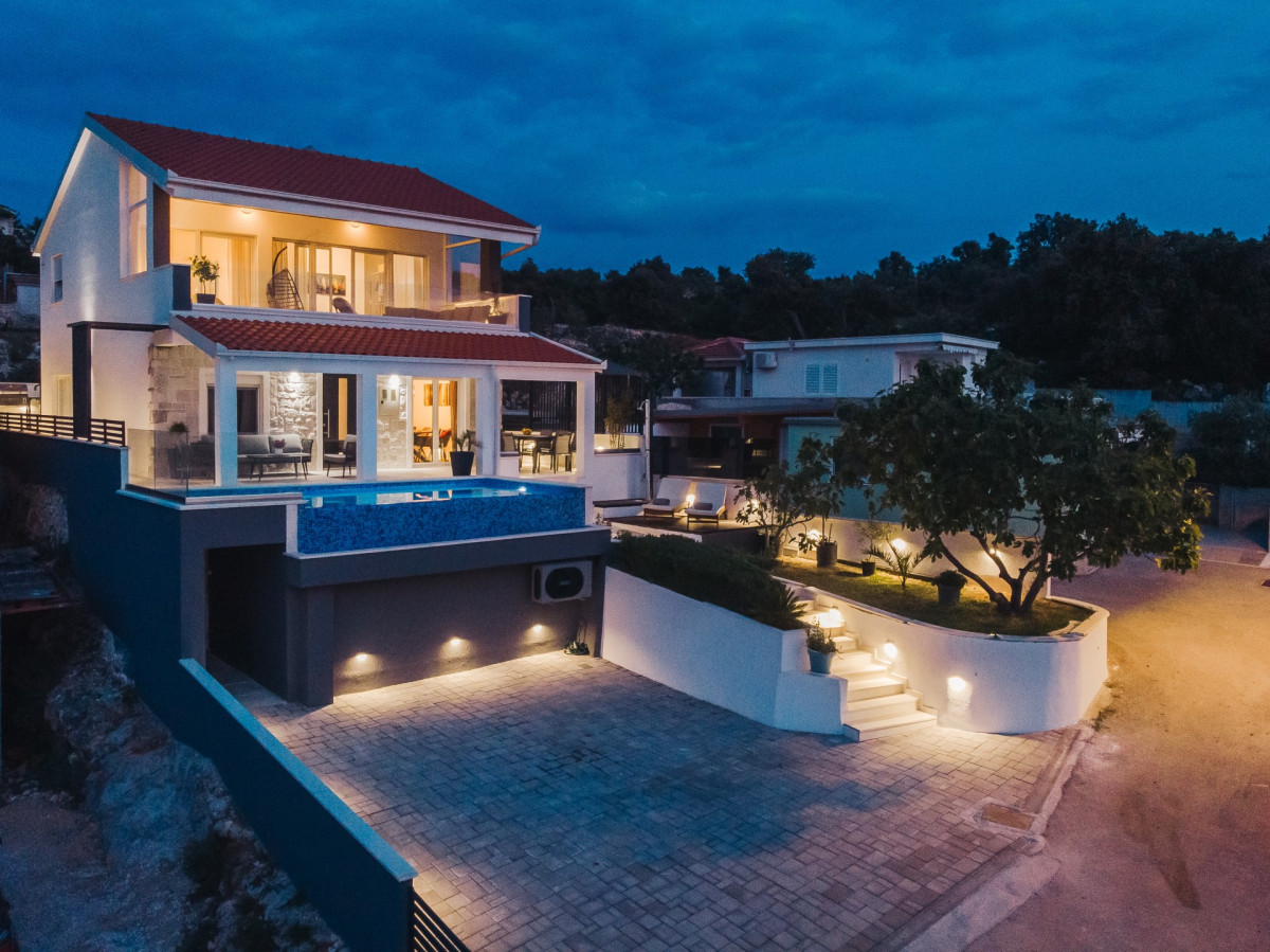 Villa Miracle