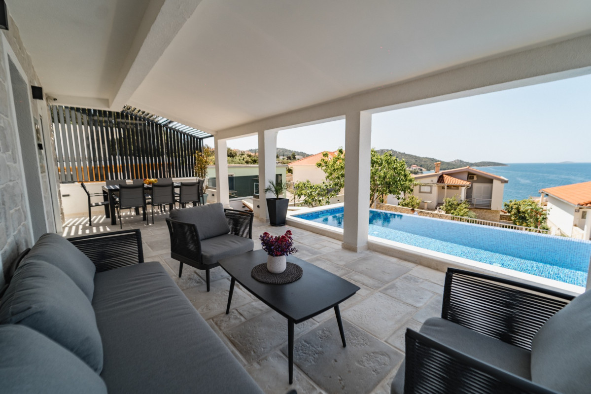 Villa Miracle