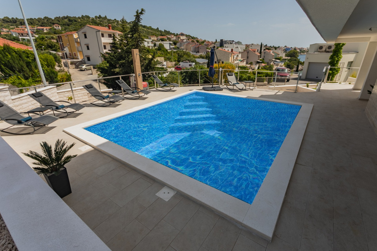 Villa Compass
