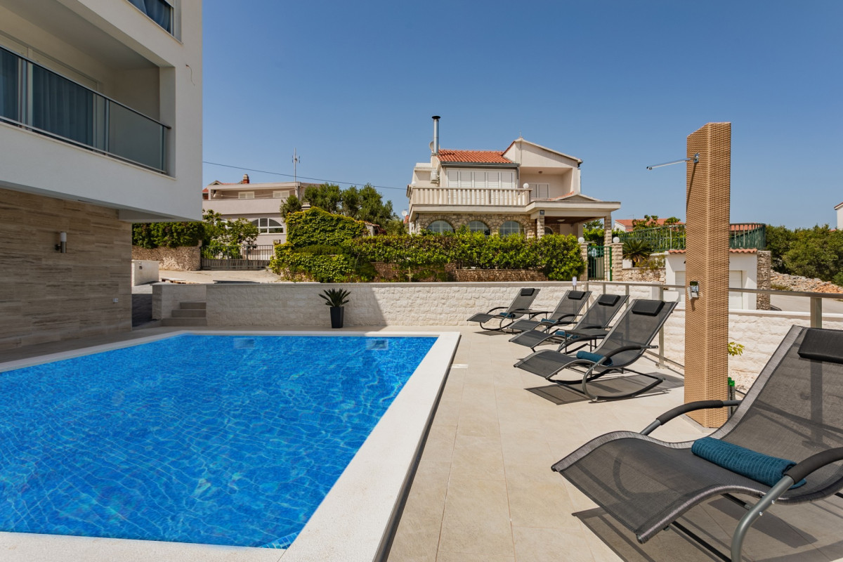 Villa Compass