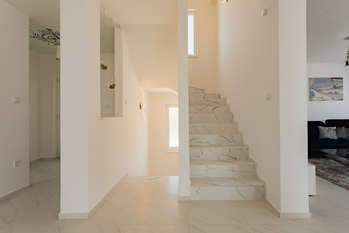 Villa Compass