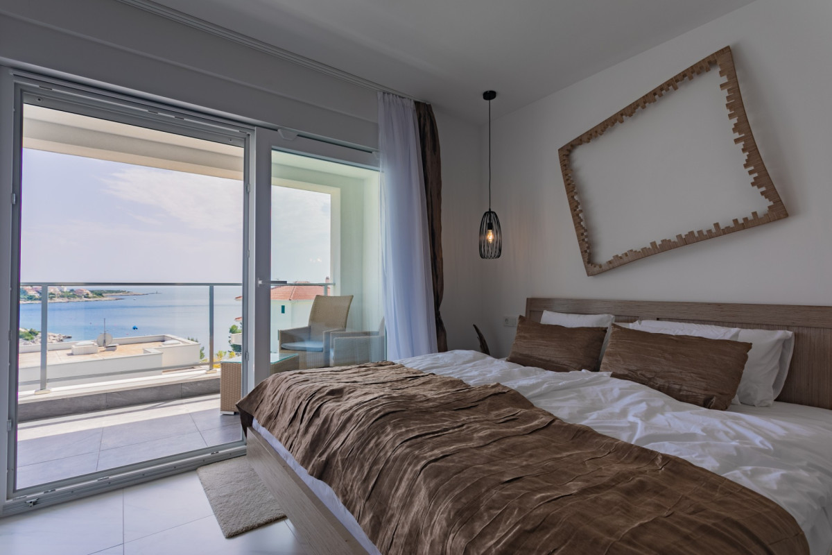 Villa Compass