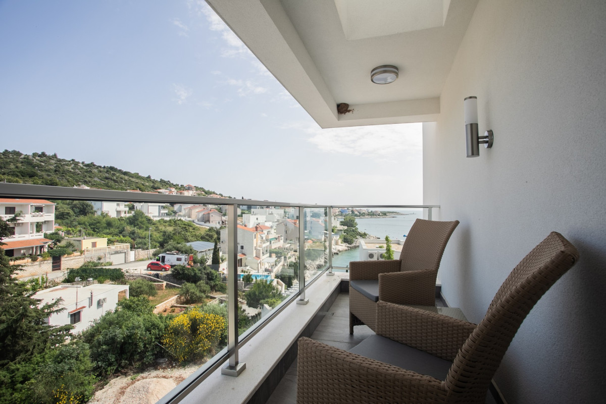 Villa Compass