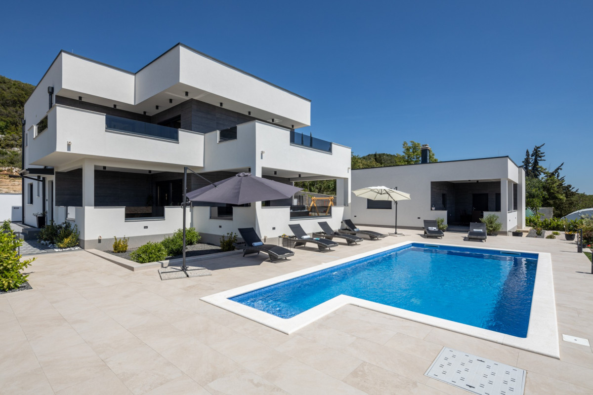 Villa Bura