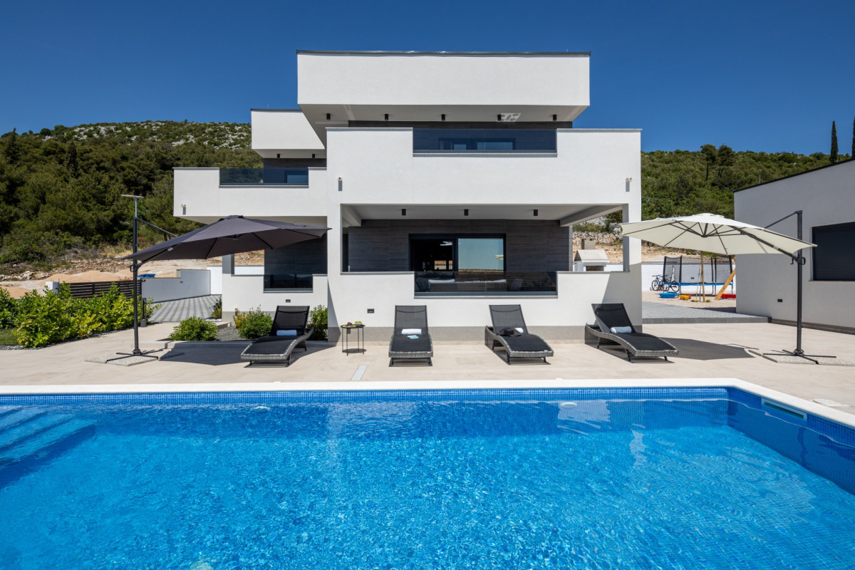 Villa Bura