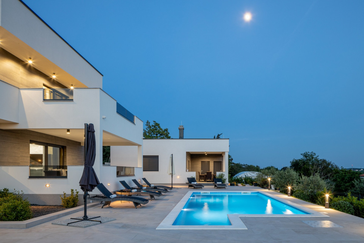 Villa Bura