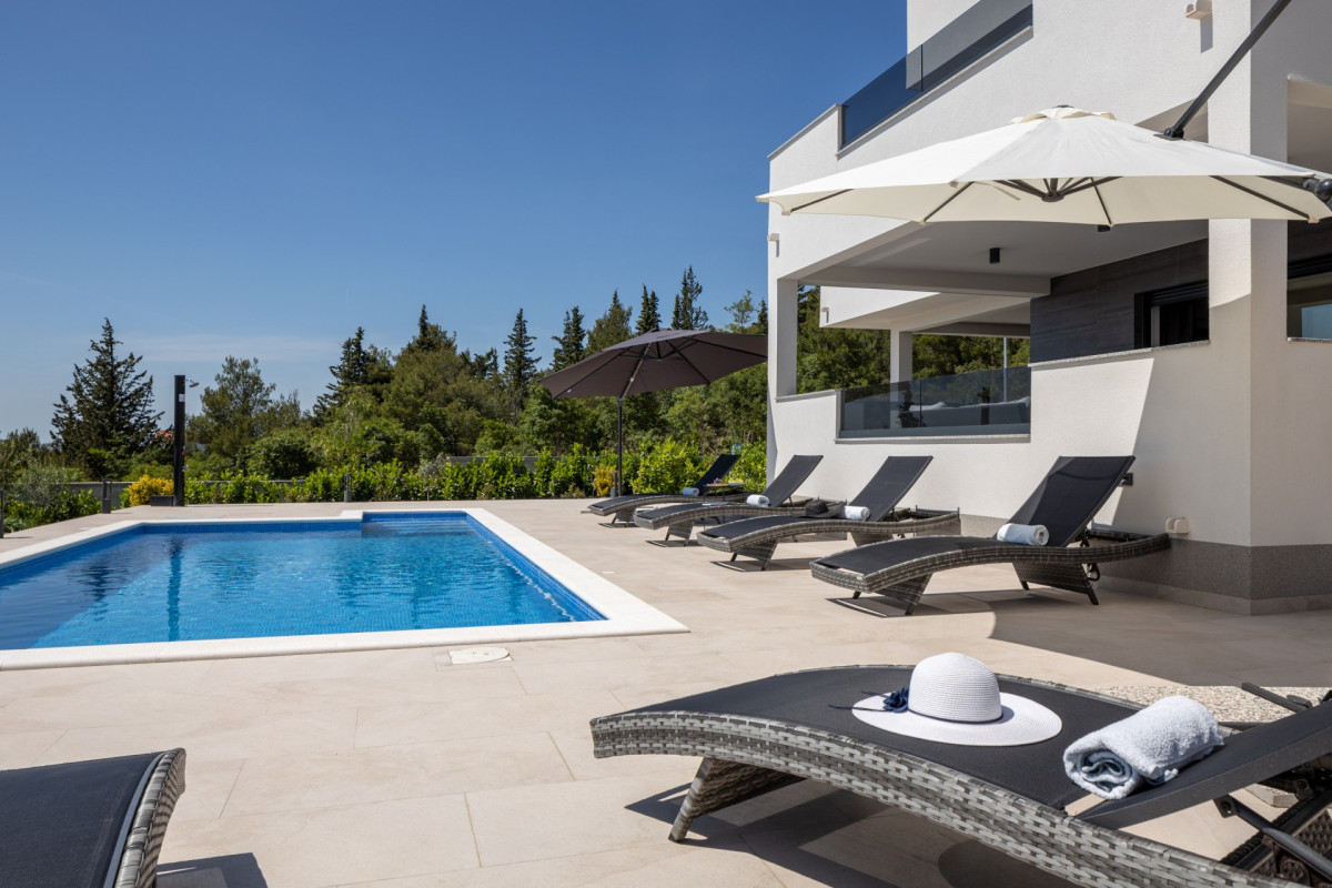 Villa Bura