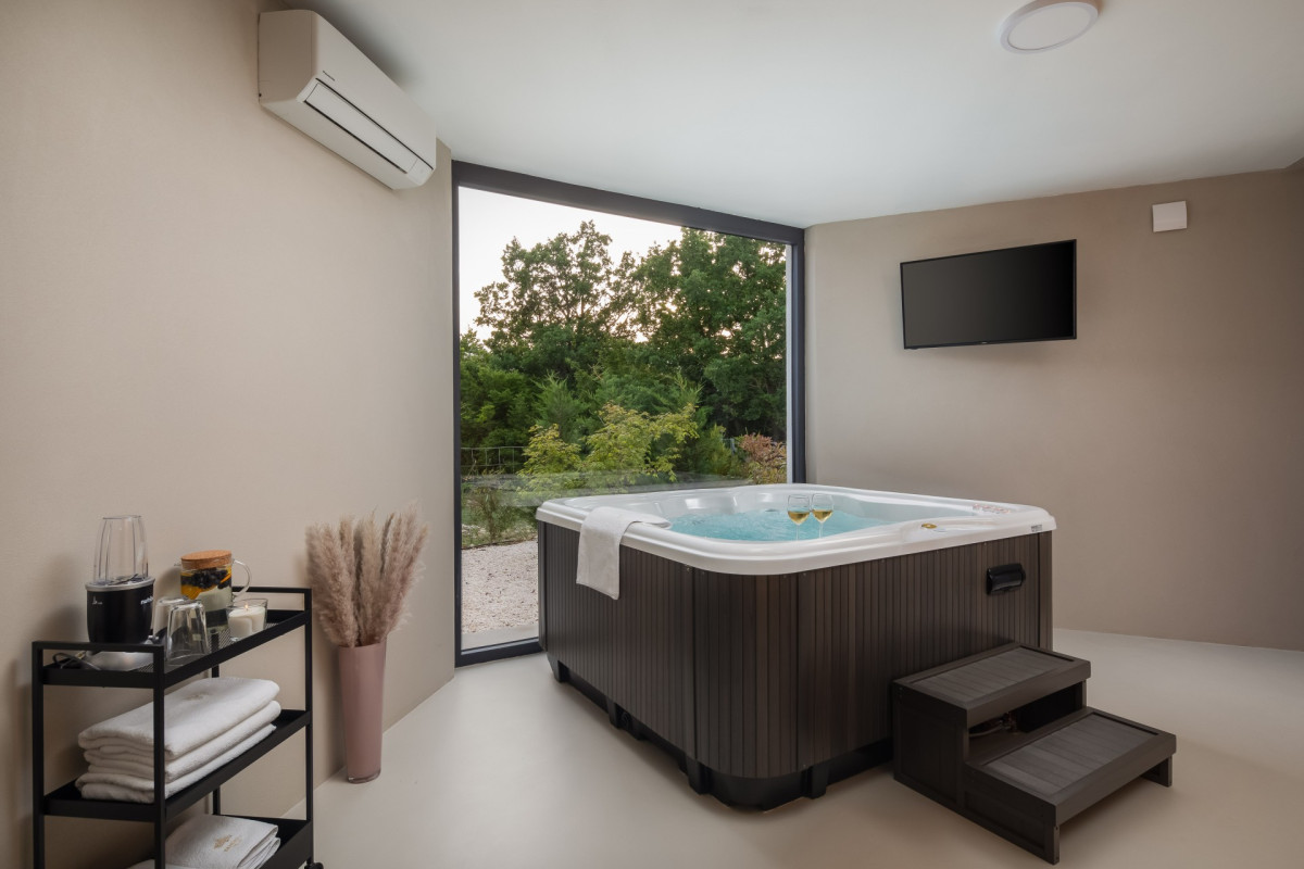 Villa Bandelli with Spa