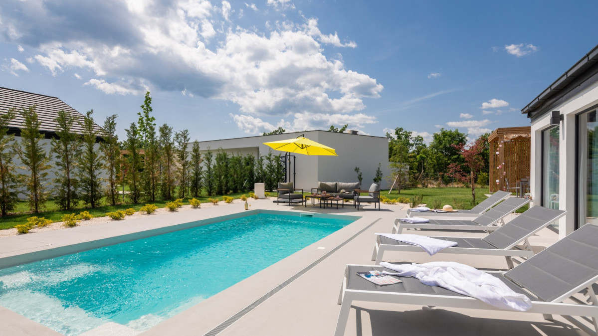 Villa Bandelli with Spa