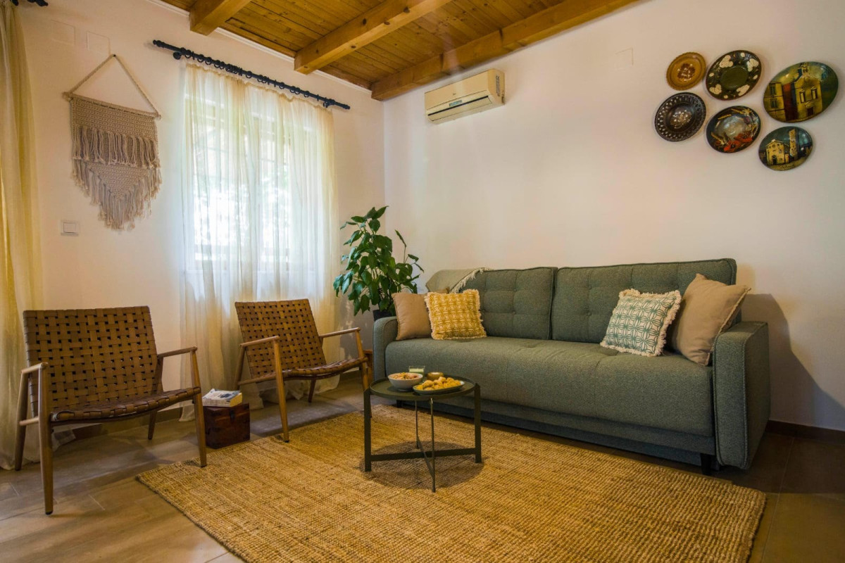 Villa Holiday Home Bujur