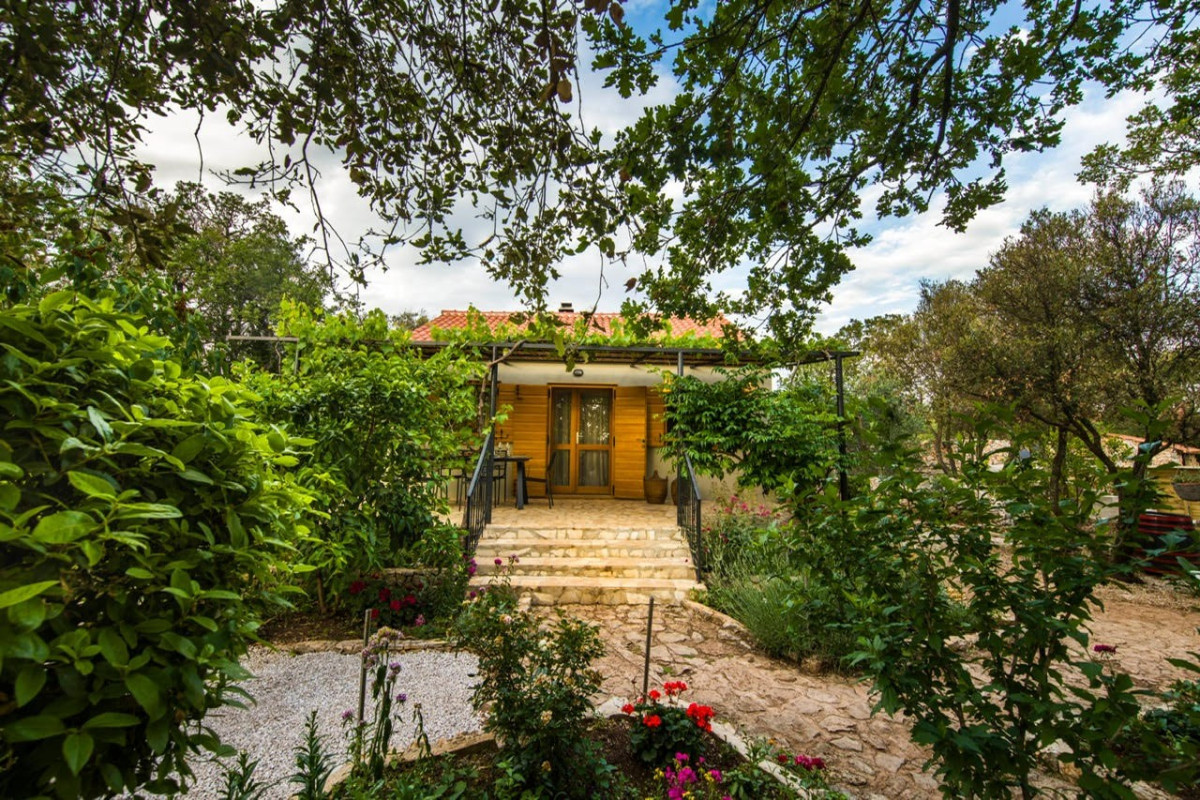 Villa Holiday Home Bujur
