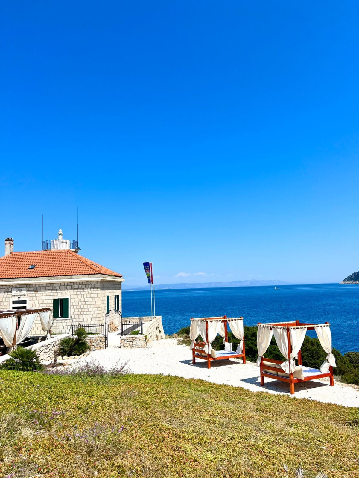Villa Vis Light House