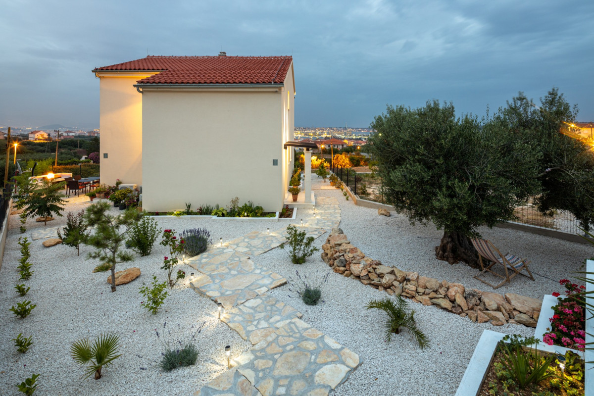 Villa West