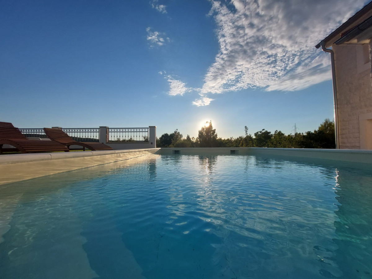 Villa Whitestone