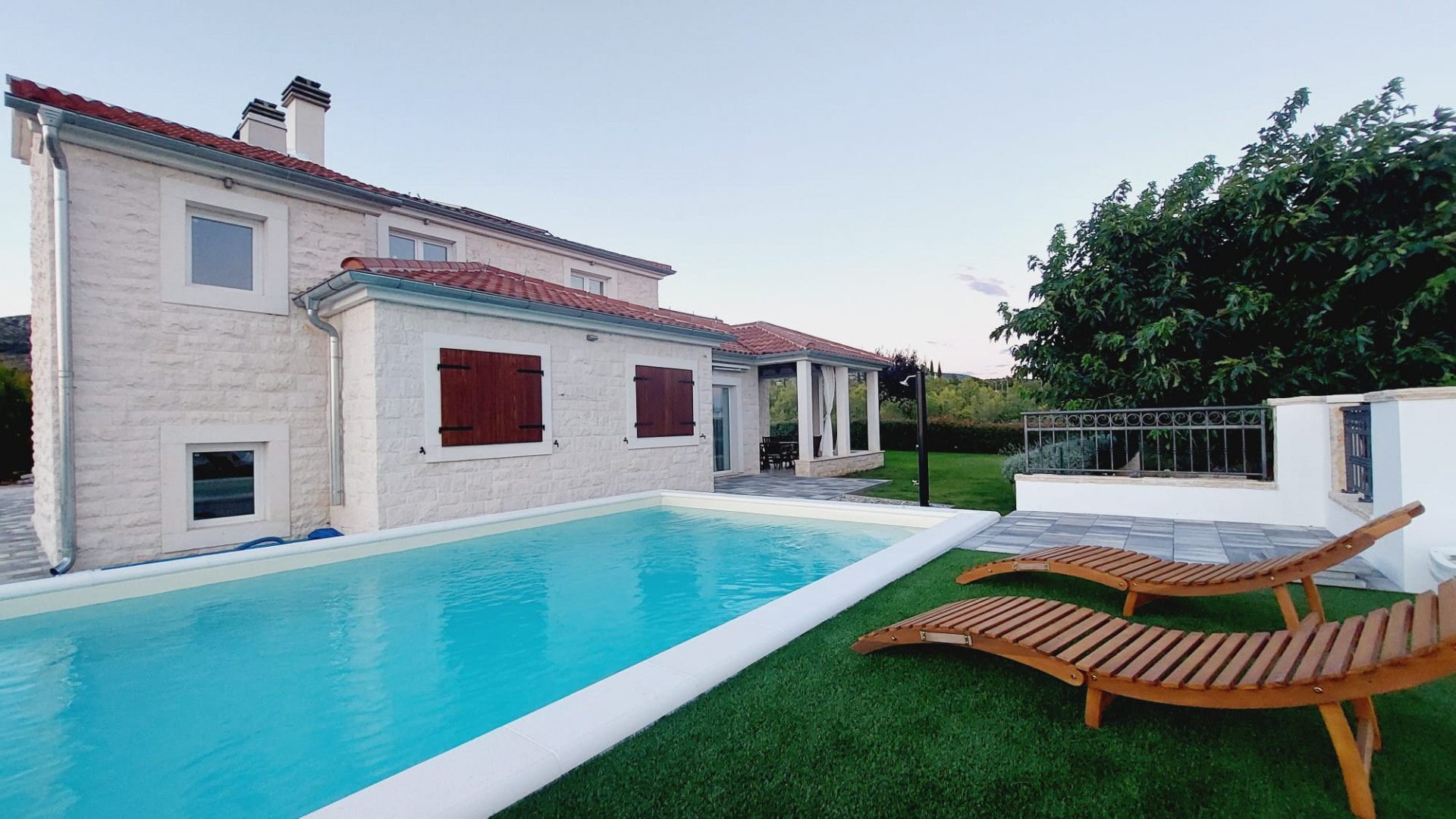 Villa Whitestone near Šibenik