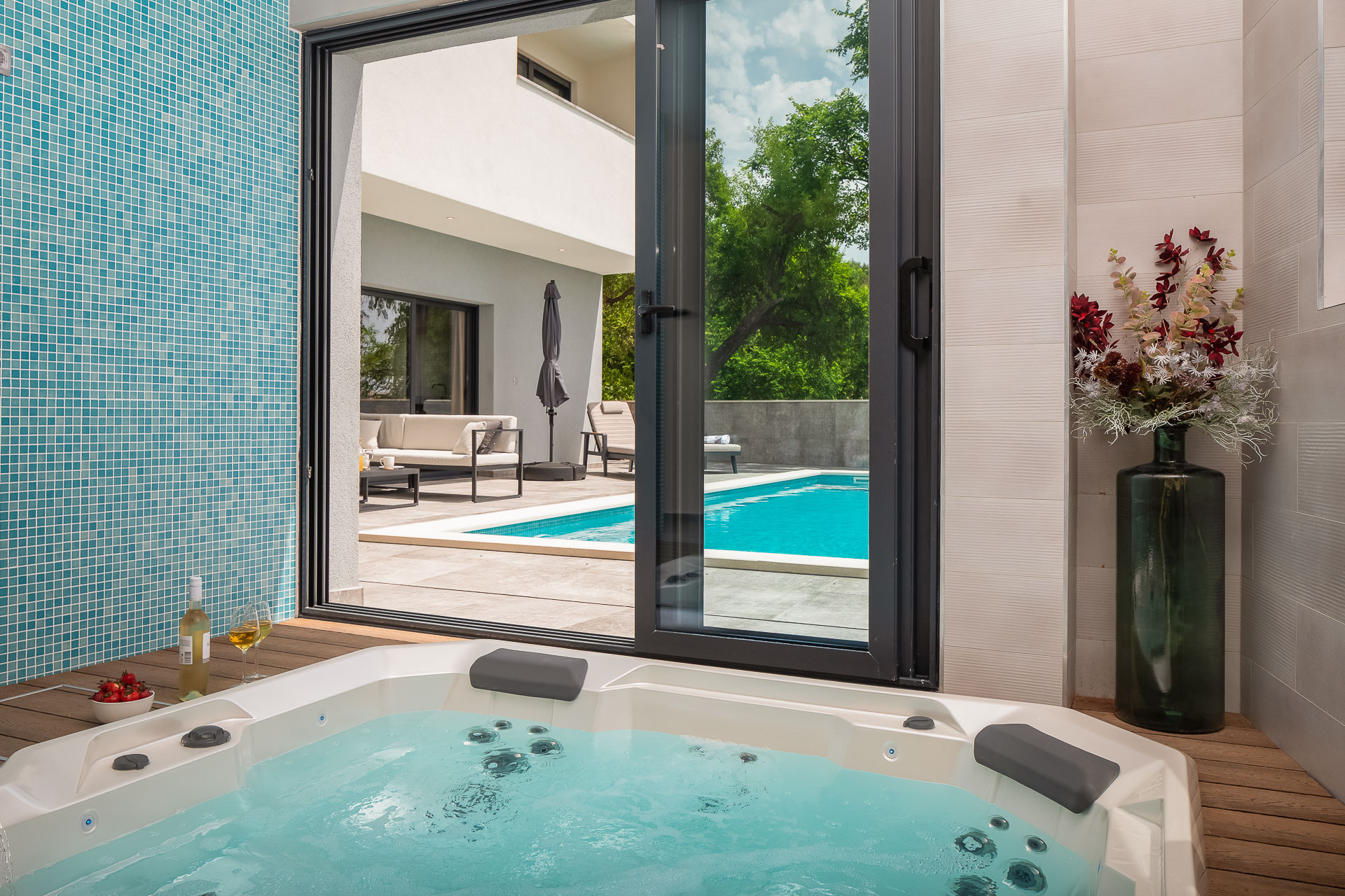 Villa In, Solin