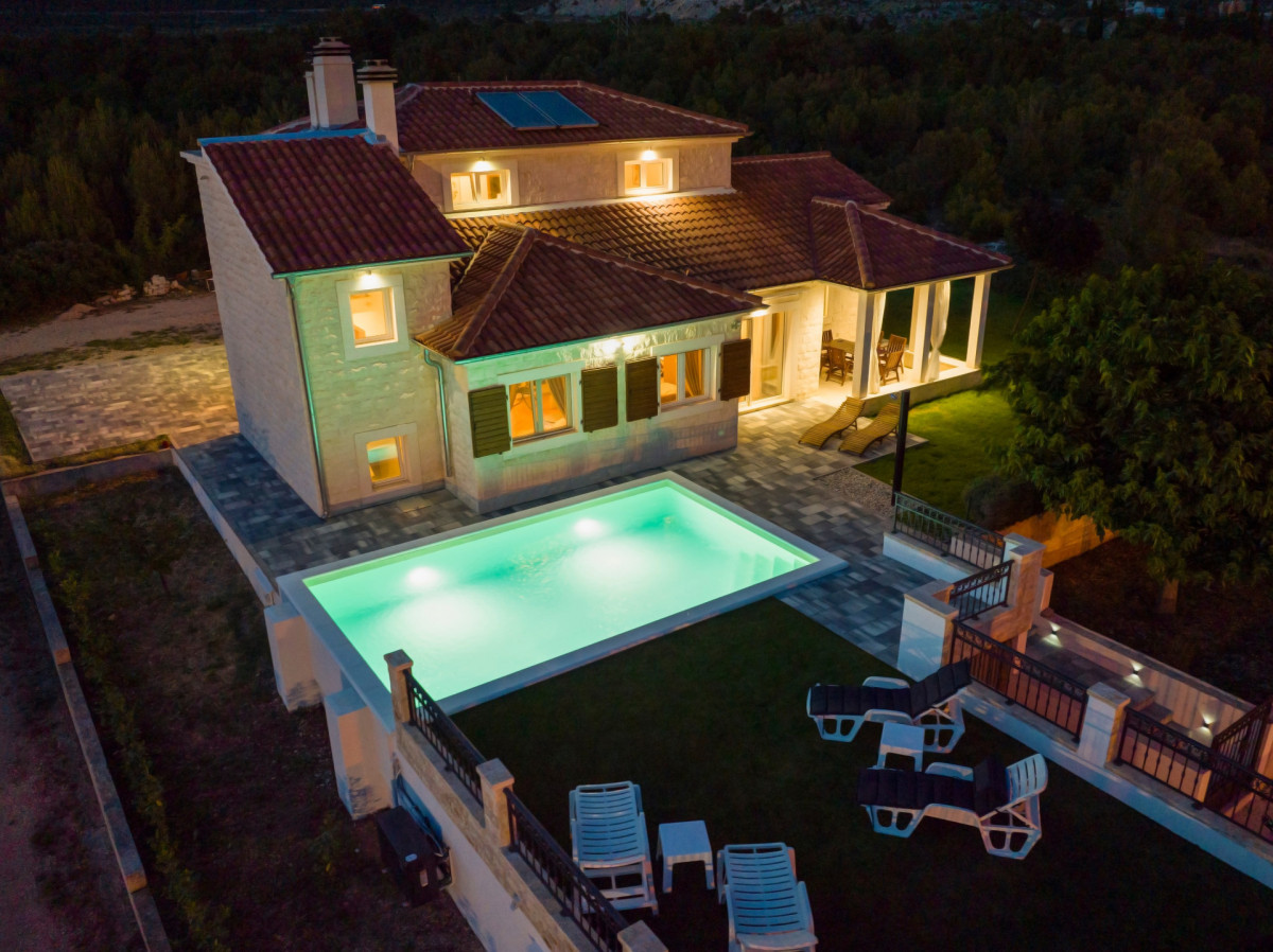 Villa Whitestone