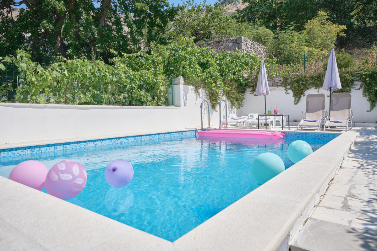 Villa Rose by ST