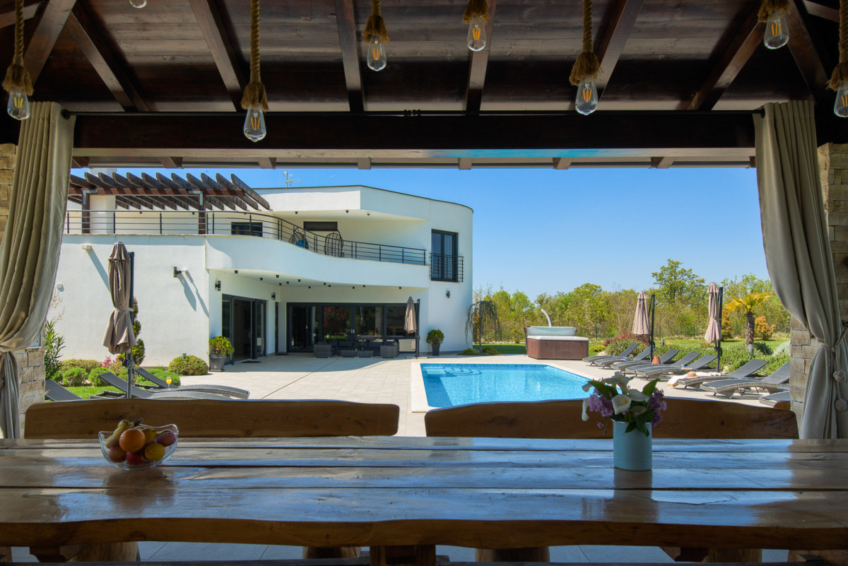 Villa Vestibul