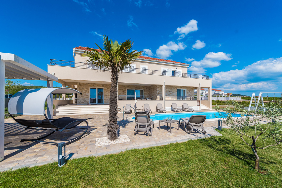 Villa Sol Invictus