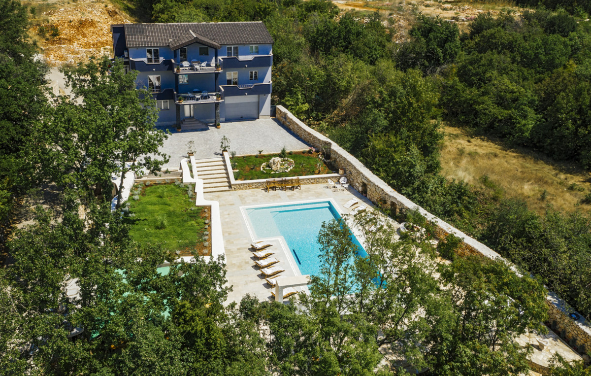 Villa G