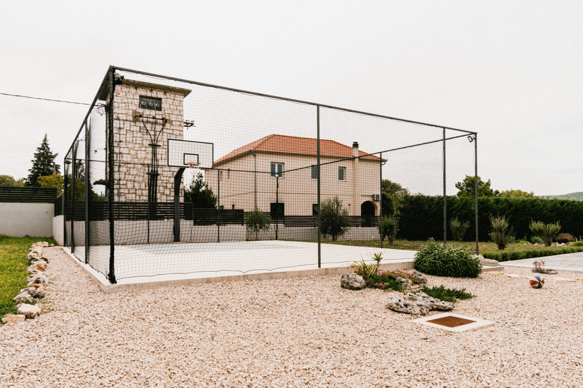 Villa B4