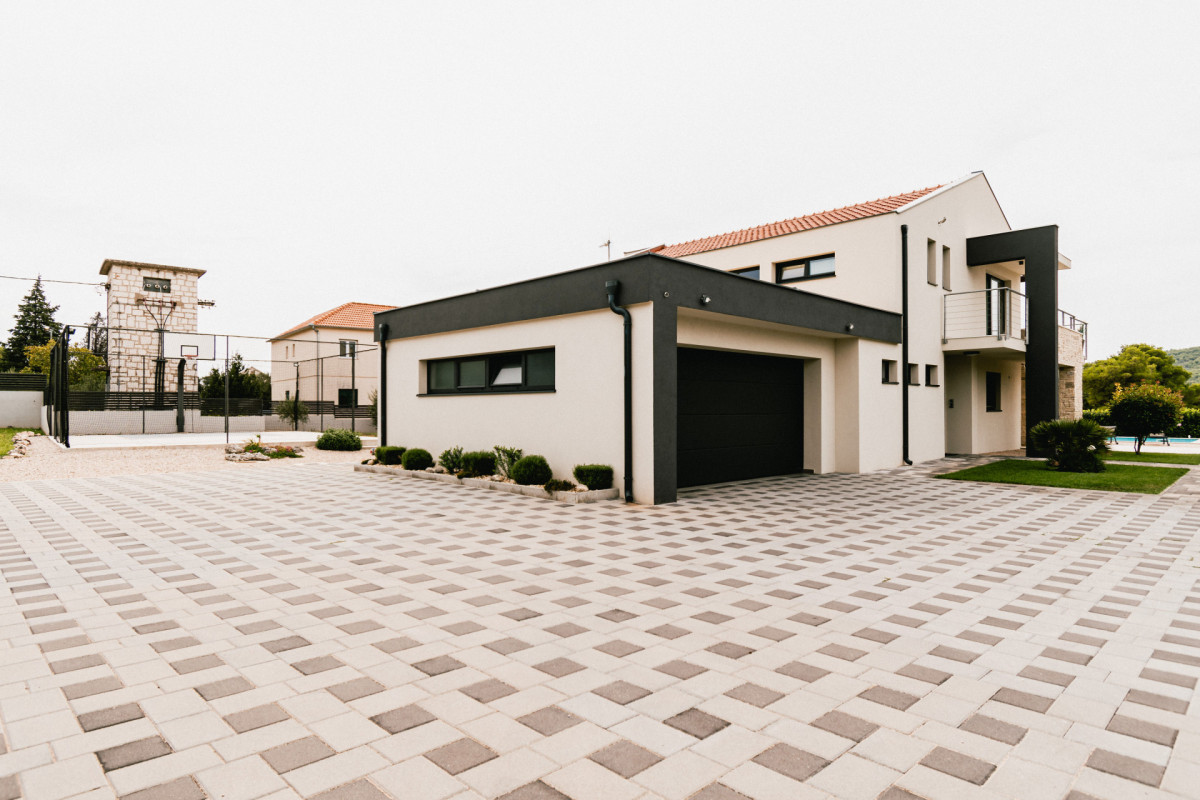 Villa B4