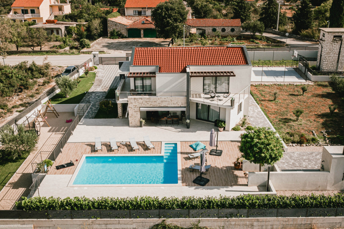 Villa B4
