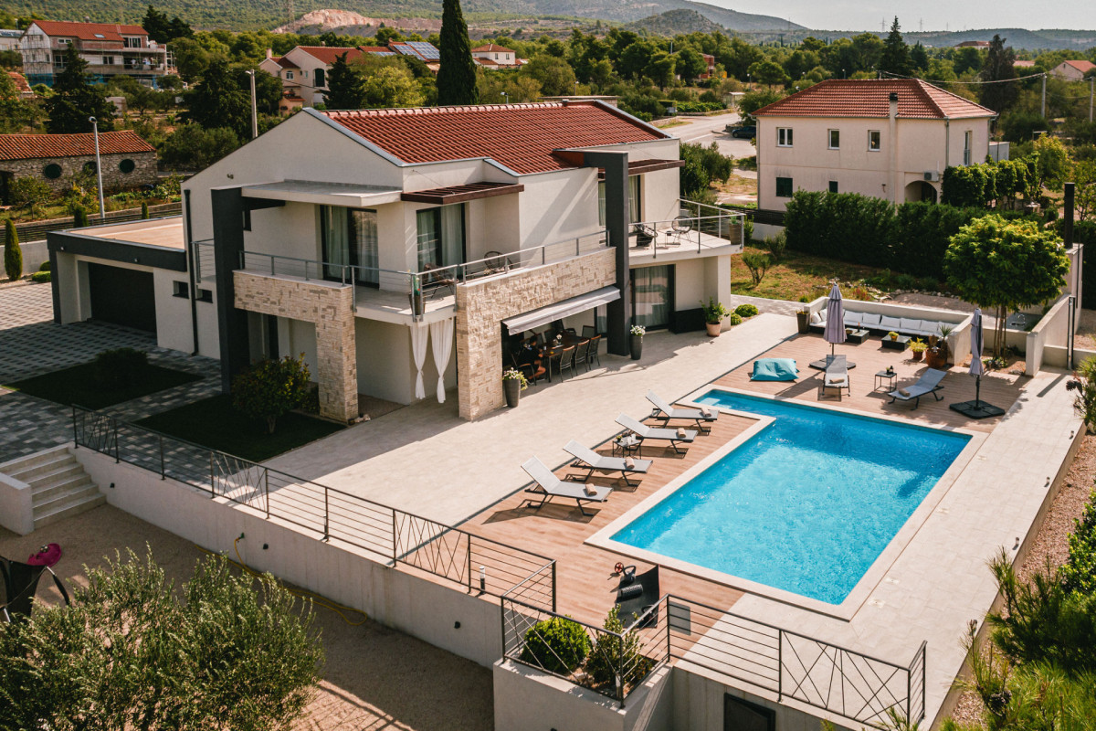 Villa B4