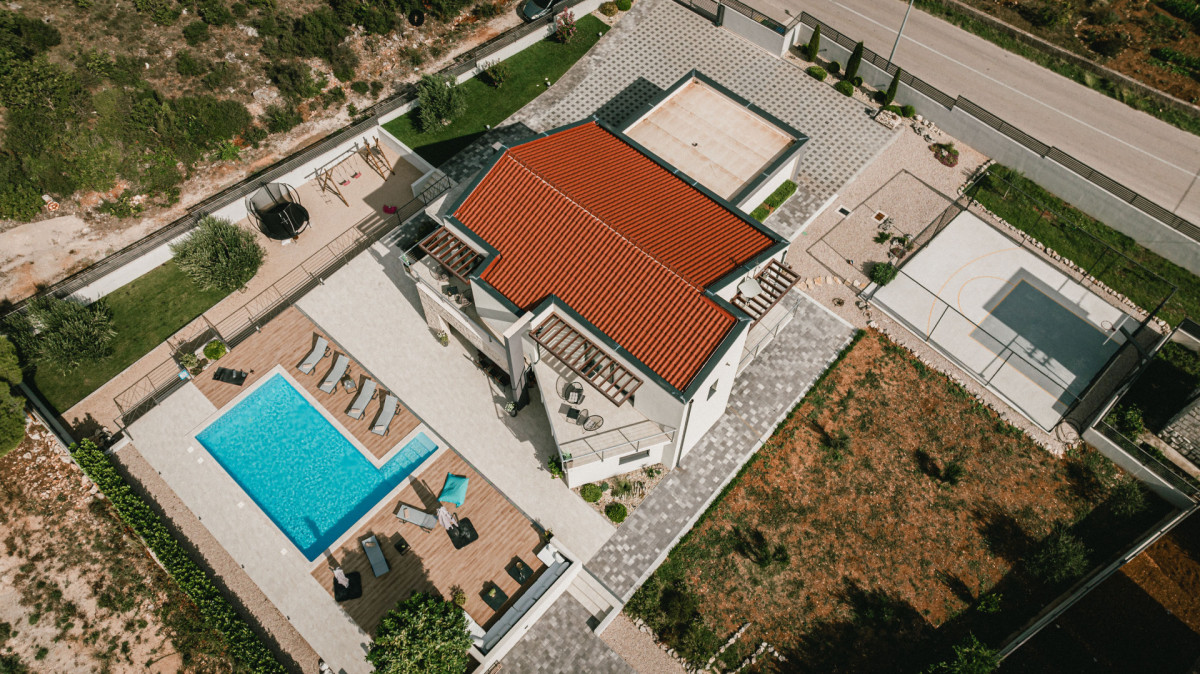 Villa B4