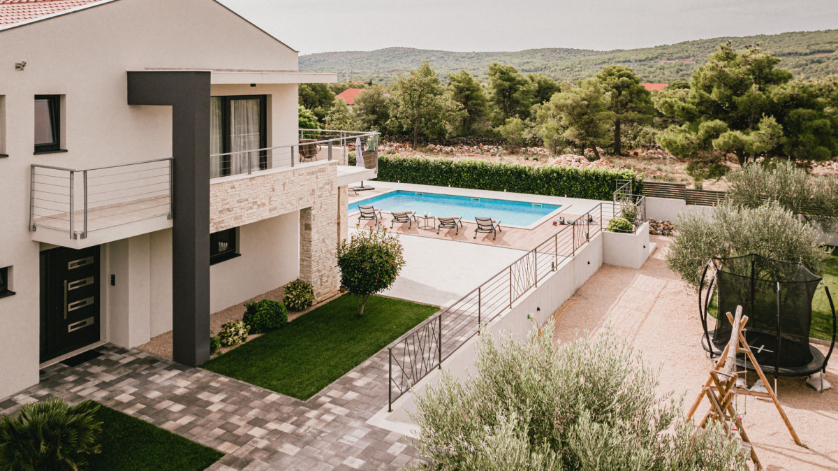 Villa B4