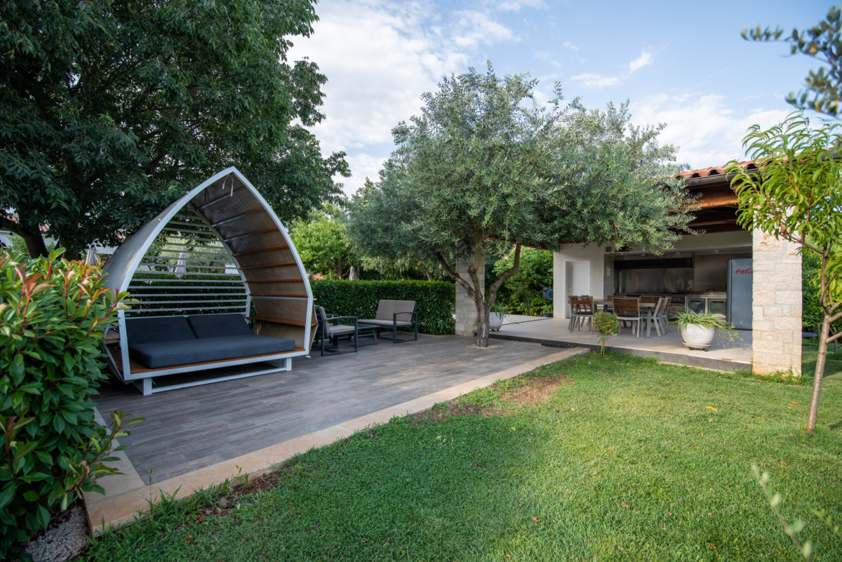 Villa LV