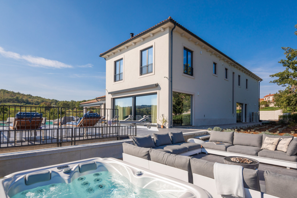 Villa Cypress Hill