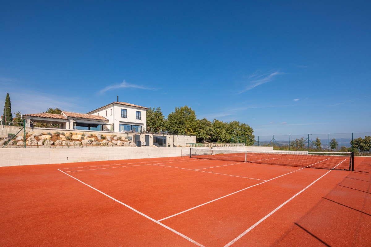 Villa Cypress Hill