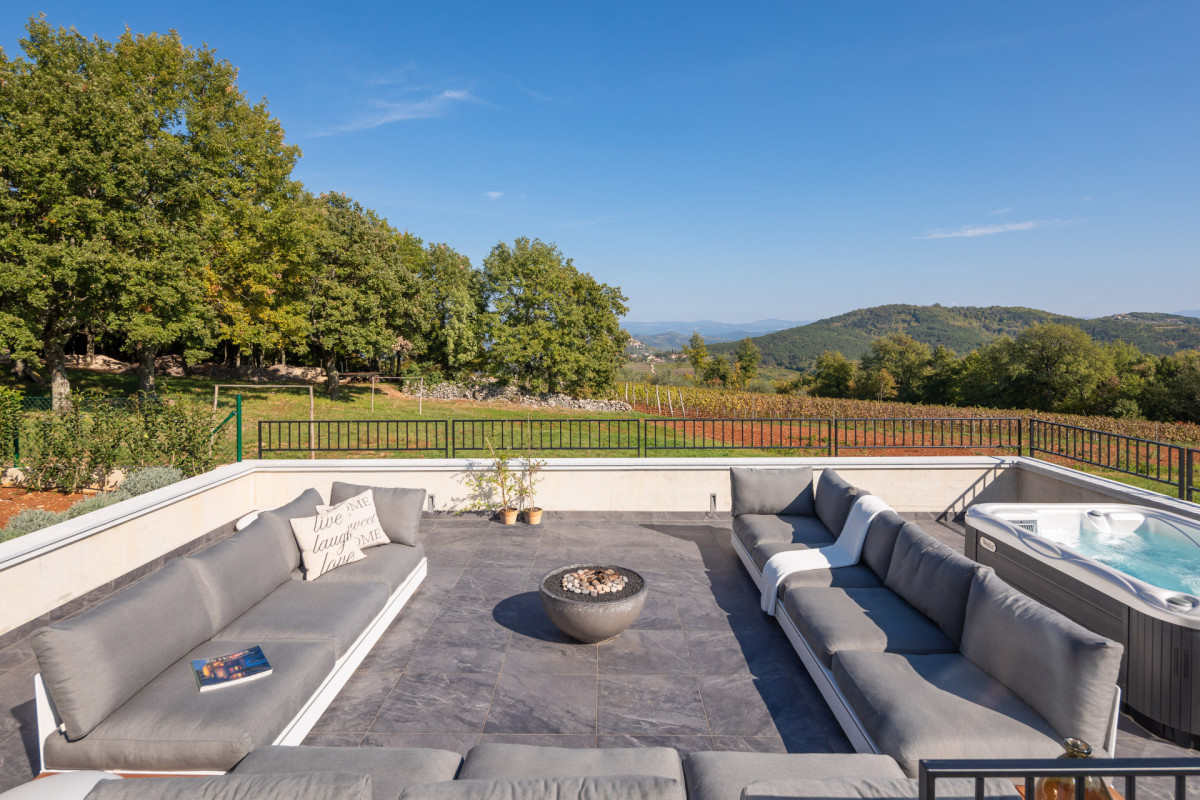 Villa Cypress Hill