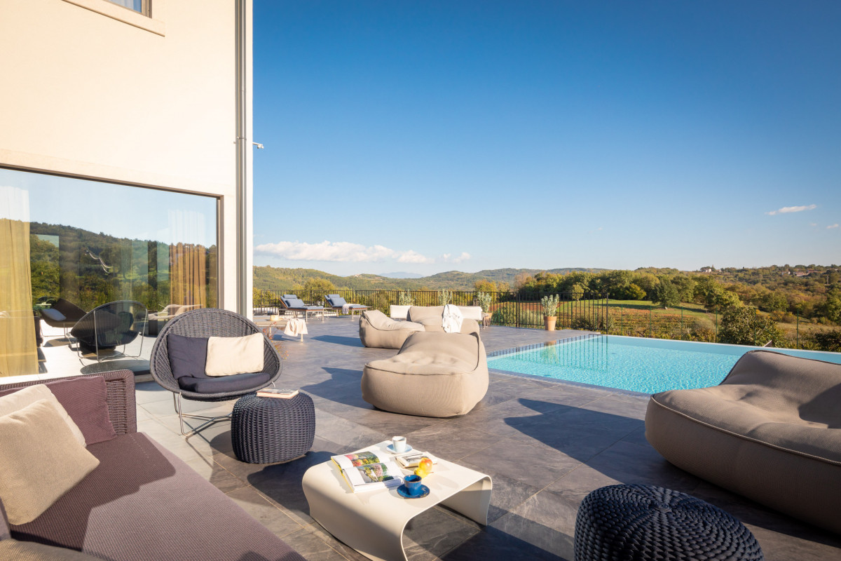 Villa Cypress Hill