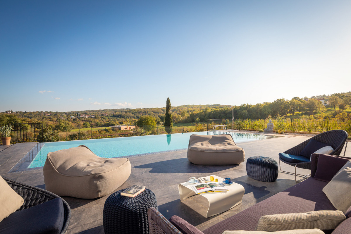 Villa Cypress Hill