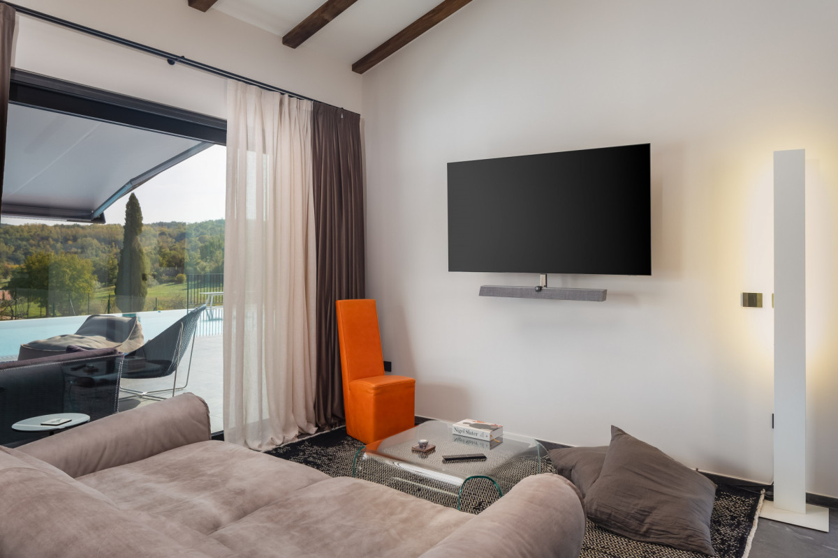 Villa Cypress Hill
