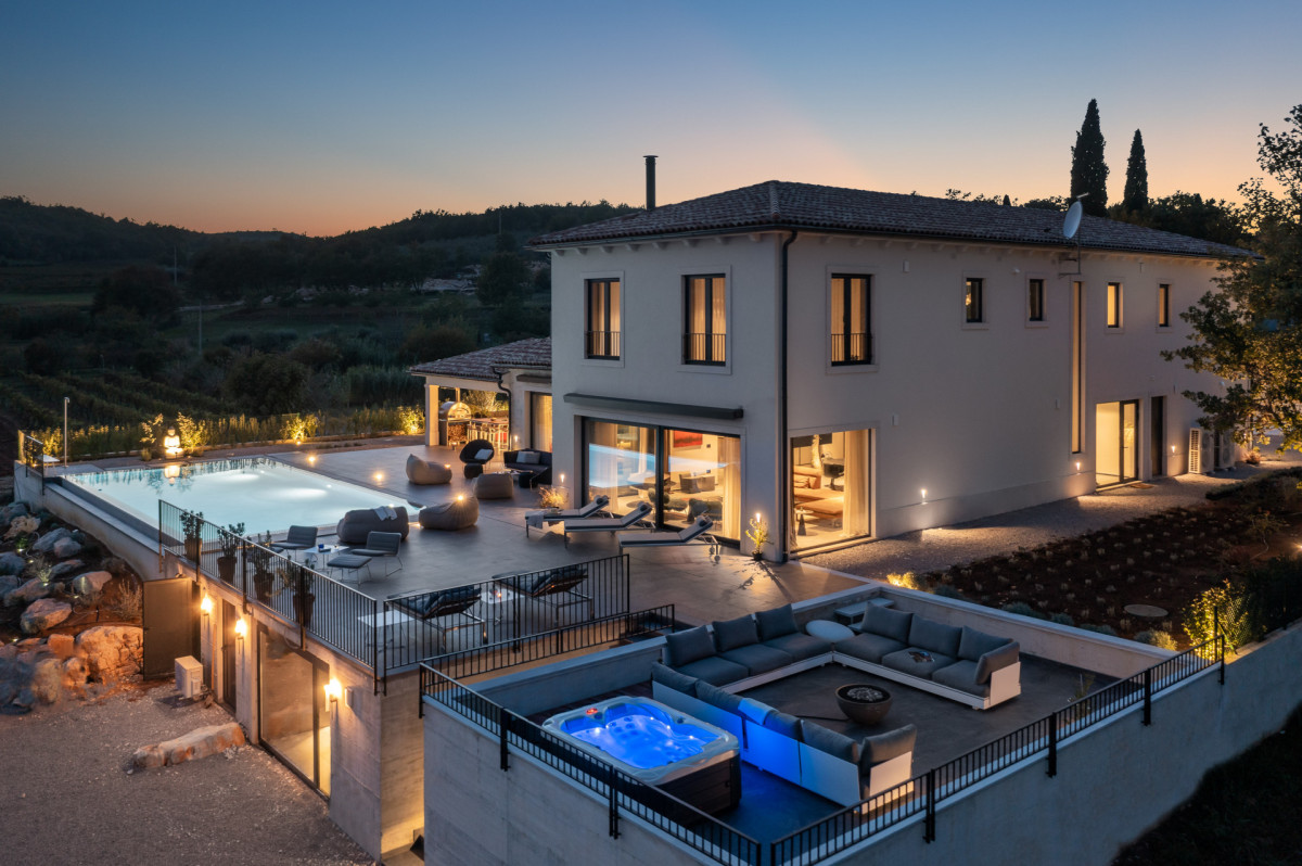 Villa Cypress Hill