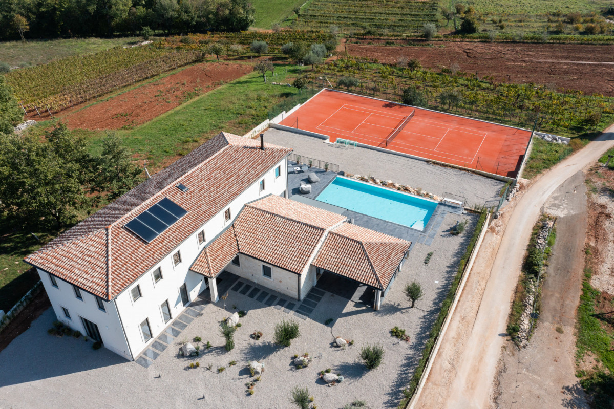 Villa Cypress Hill
