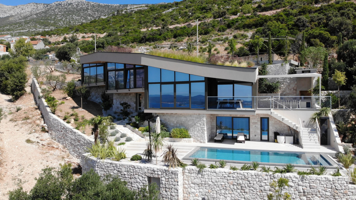 Villa Bevel