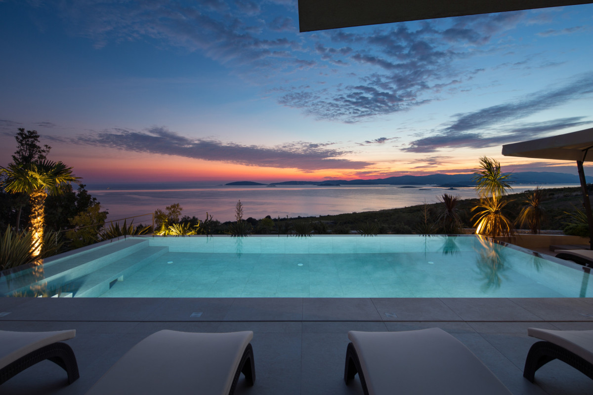 Villa Bevel